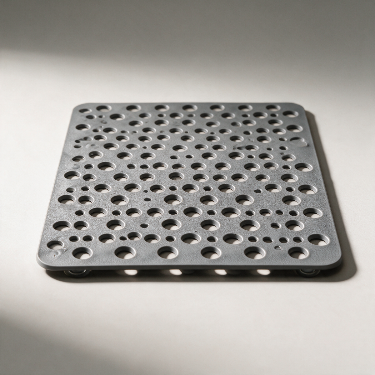 Tern Suction-Grip Shower Mat — Grey