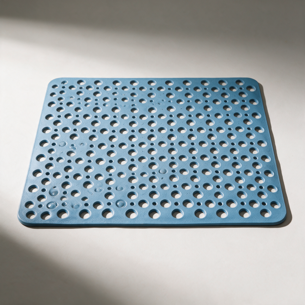 Tern Suction-Grip Shower Mat — Blue