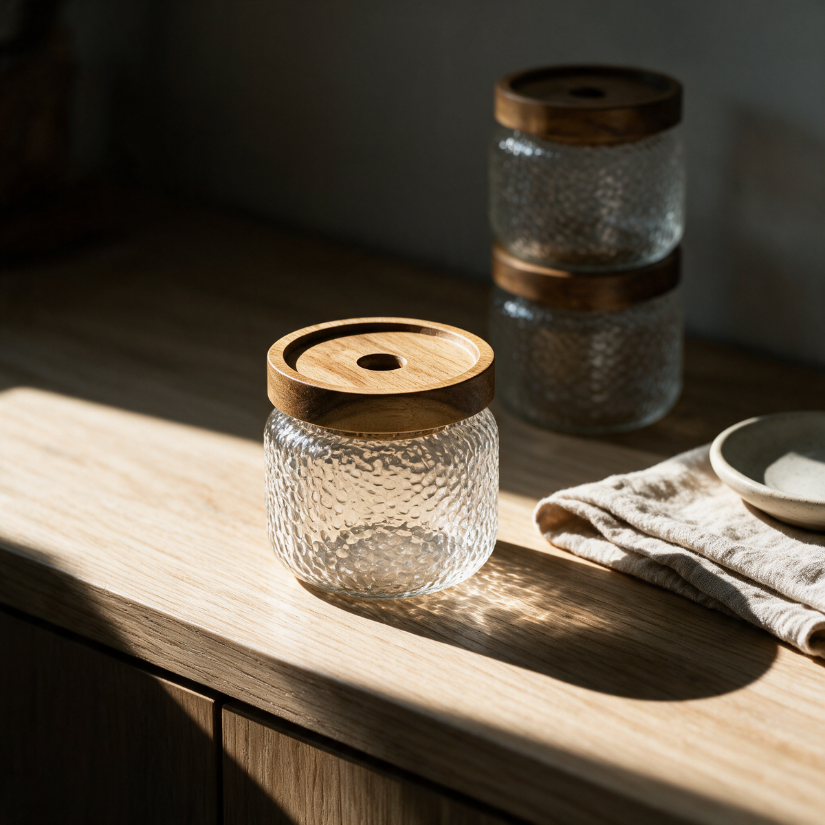Orchard jar from above showing the flat acacia lid